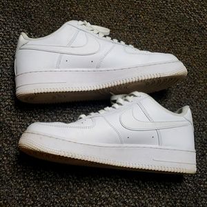 size 9 white Nike AF1s
